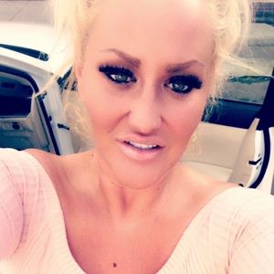 Meet your Posher, Robyn